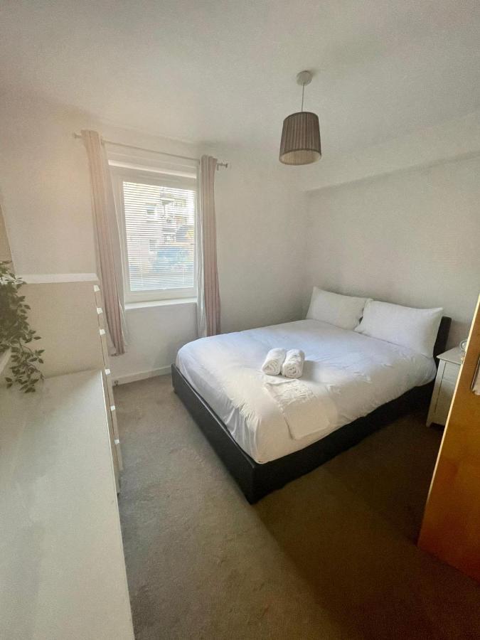 Pass The Keys Lovely 2Bedroom Flat With Balcony エディンバラ エクステリア 写真
